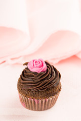Cupcake vintage con rosa