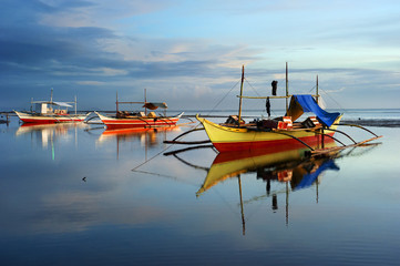 Fototapeta na wymiar Tradycyjne łodzie Filipiny