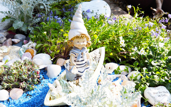 Sommerlicher Grabschmuck