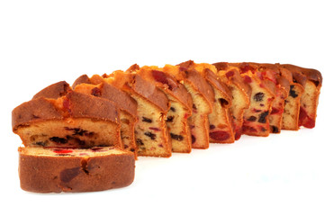 Le cake aux fruits tranché