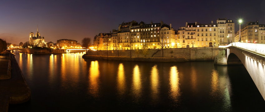 Fototapeta Romantic night scene at Paris