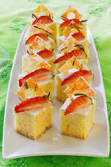 Square mini sponge cakes