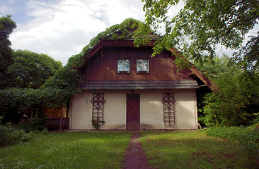 Mały domek w parku - muzeum w Koszutach