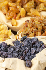 Assorted raisins