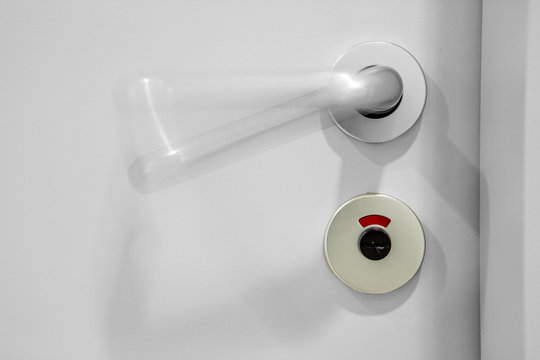 wei&szlig;e Toiletten-T&uuml;r WC  