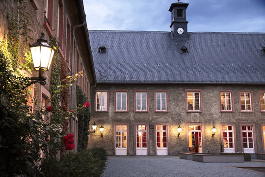 Schloss Reichartshausen