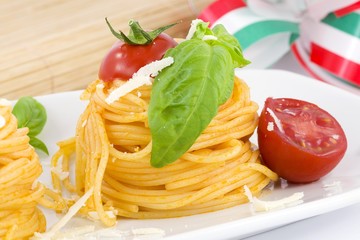 Italian cuisine, spaghetti
