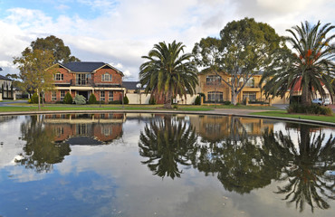 Exterior facade of a Australian home on the lake