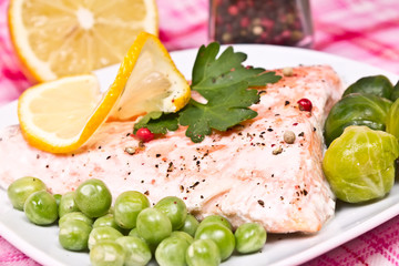 fillet of salmon with vegetables