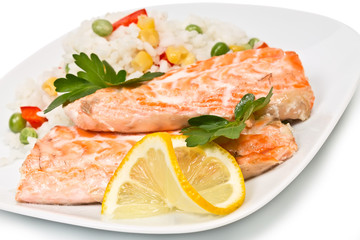 fillet of salmon and rice with vegetables