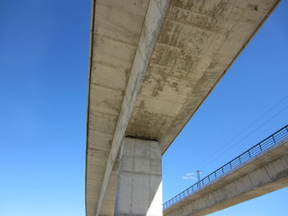 puente de hormigón armado