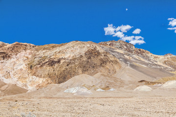 Fototapeta na wymiar pięknych formacji skalnych artyści jazdy w Dolinie Śmierci