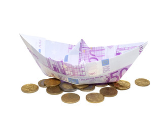 bateau origami en billet d'euros et pièces de monaies