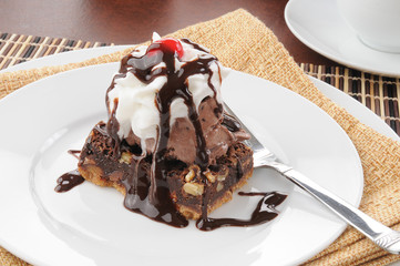 Fudge brownie with ice cream