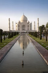 Zelfklevend Fotobehang Taj Mahal mausoleum © johnnychaos