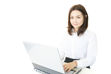 パソコンに向かうオフィスレディー