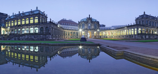 Zwinger Dresden beleuchtet