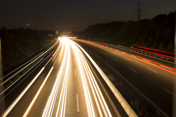 Fototapeta na wymiar Autobahn A3 bei Nacht