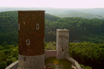 Wieże średniowiecznego zamku w Chęcinach