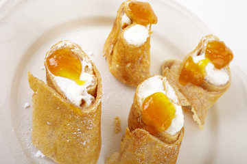 Pfannkuchen mit Aprikosenmarmelade