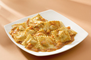 Raviolis à la sauce tomate