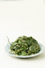 Assiette d'épinard en branches