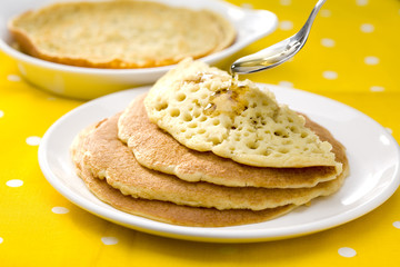 Baghrirs au miel, crêpes aux 1000 trous
