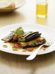 Aubergines aux courgettes et aux tomates