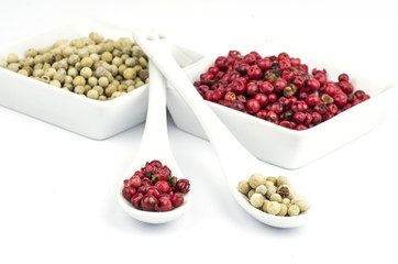 Weißer und roter Pfeffer