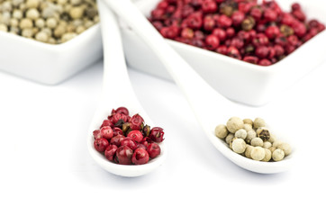 Weißer und roter Pfeffer