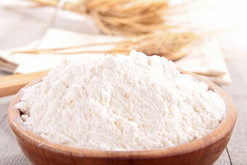 Fototapeta na wymiar close up on heap of flour
