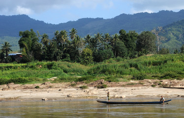 pescatori sul fiume Mekong in Laos