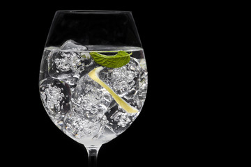 Aromatic gin tonic