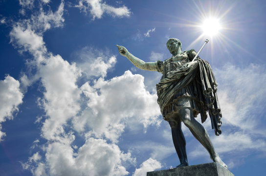 Augusto (Gaius Iulius Cæsar Octavianus Augustus), Roma