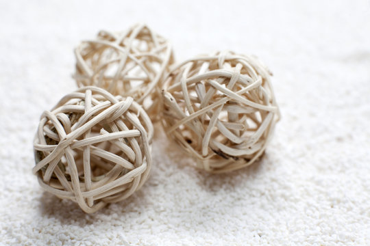 boule artisanale en rotin bricolage