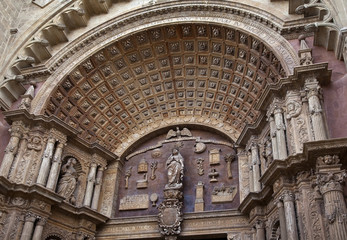 Obraz premium Palma cathedral doorway