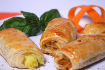 Blätterteigröllchen