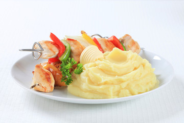 Chicken skewers with mashed potato