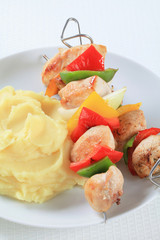 Chicken skewers with mashed potato