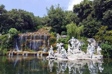 Fototapeta na wymiar fontanna pałac caserta