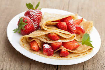 pancakes with strawberry
