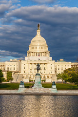 Fototapeta premium US Capitol under stormy sky