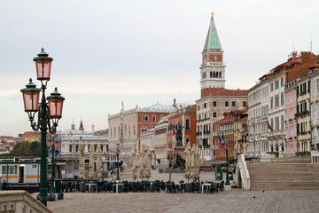 Fototapeta na wymiar Promenade in San Marco area, Venice.