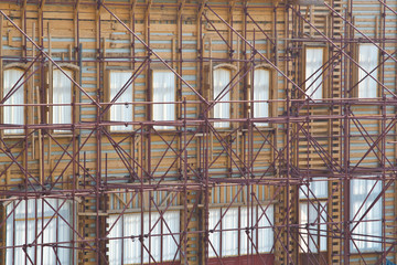 Obraz premium Old building under restoration construction