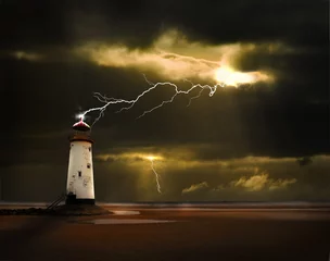 Crédence de cuisine en verre imprimé Orage phare sur la côte galloise frappé par la foudre