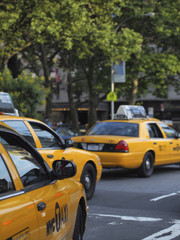 Fototapeta na wymiar Taksówki na Manhattanie