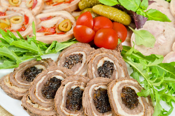 meat tenderloin with prune