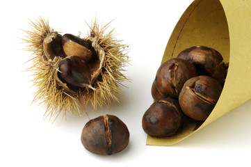 栗子袋 Cucurucho de castañas 밤 가방 Sacchetto di castagne