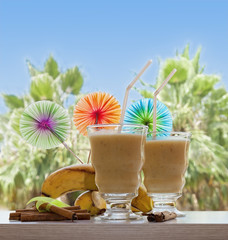 Batido de plátano con canela.