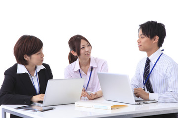 ミーティング中のスタッフ